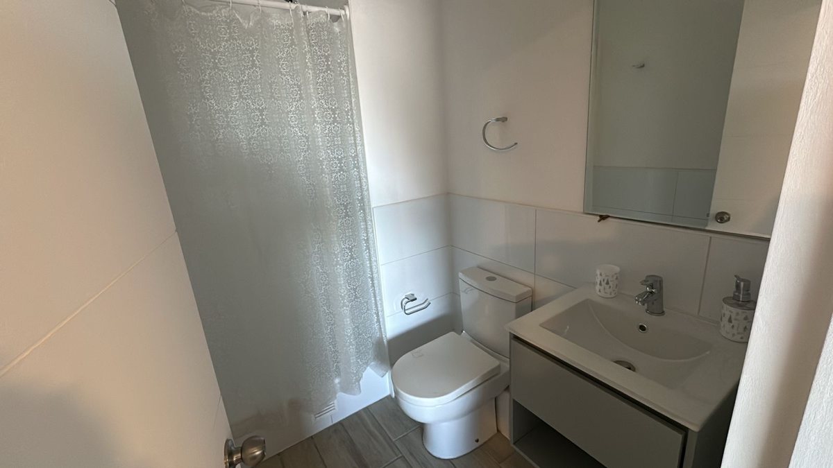 Baño de un departamento modelo B9B del Edificio Don Tomás
